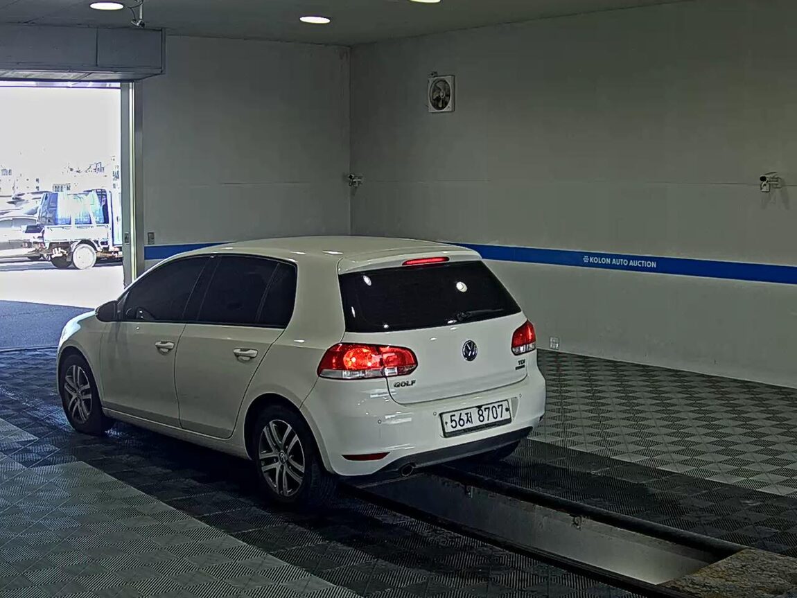 VOLKSWAGEN GOLF (6TH GEN) 1.6 TDI BLUEMOTION 2012 - zdjęcie 6