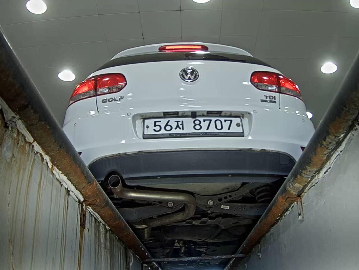 VOLKSWAGEN GOLF (6TH GEN) 1.6 TDI BLUEMOTION 2012 - zdjęcie 8