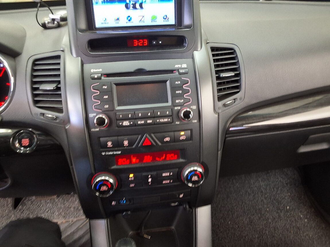 KIA SORENTO R DIESEL 2.0 2WD TLX LUXURY MODEL 2011 - zdjęcie 24