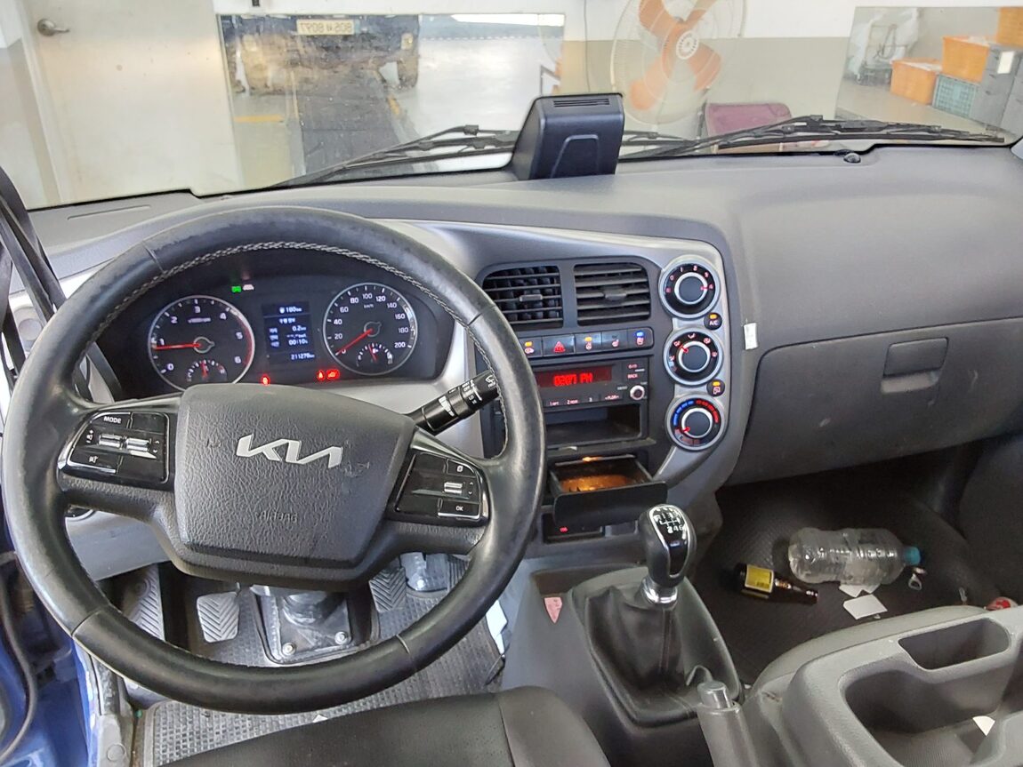 KIA THE NEW BONGO III CARGO 1.2 TON STANDARD CAB EXTRA LONG WHEELBASE GL 2023 - zdjęcie 11