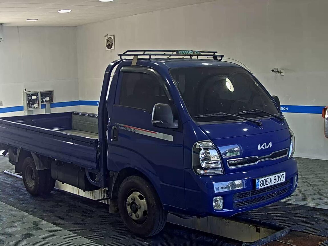 KIA THE NEW BONGO III CARGO 1.2 TON STANDARD CAB EXTRA LONG WHEELBASE GL 2023 - zdjęcie 3