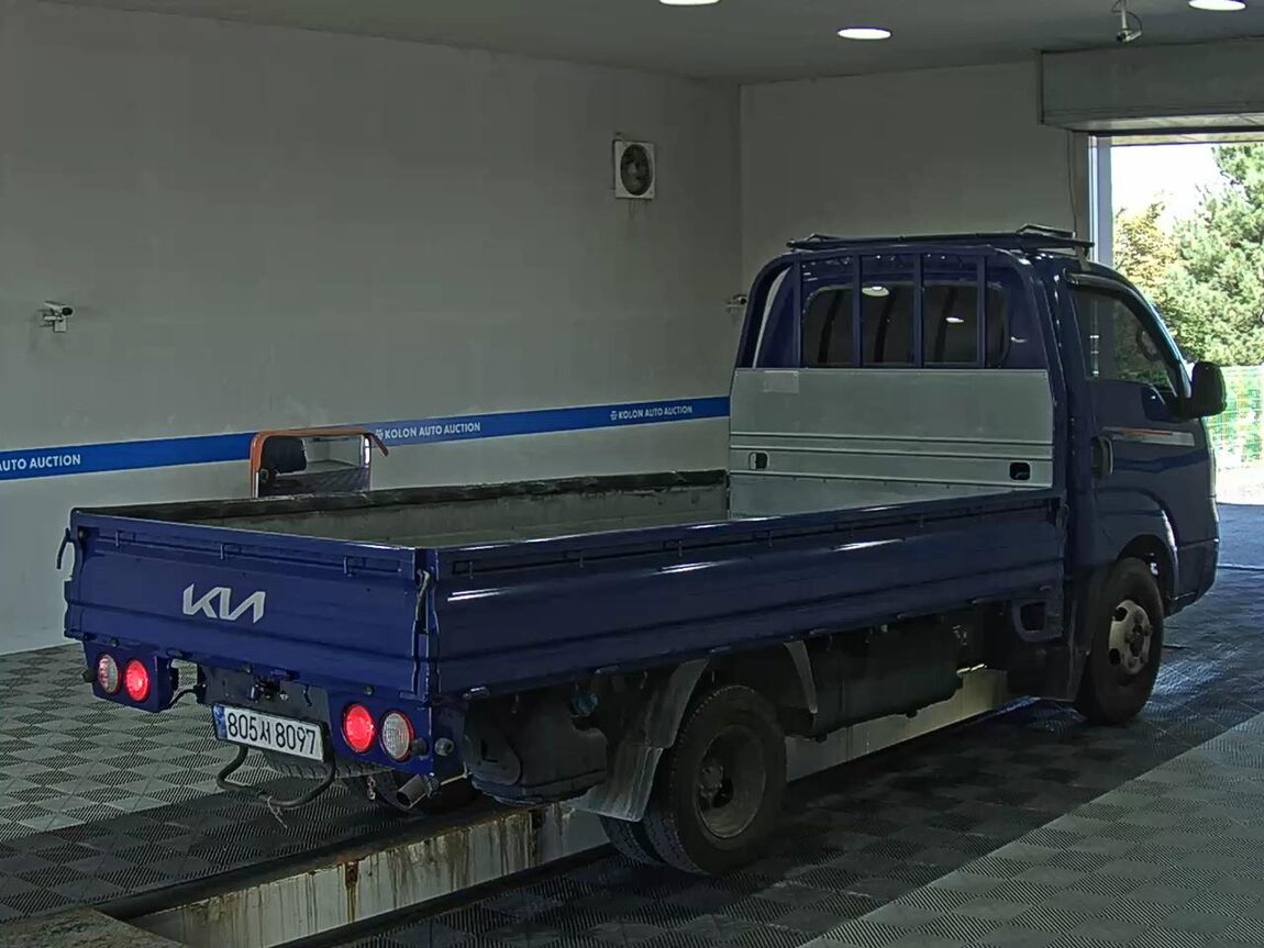 KIA THE NEW BONGO III CARGO 1.2 TON STANDARD CAB EXTRA LONG WHEELBASE GL 2023 - zdjęcie 5