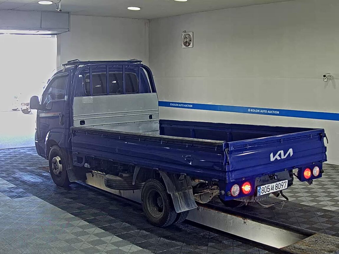 KIA THE NEW BONGO III CARGO 1.2 TON STANDARD CAB EXTRA LONG WHEELBASE GL 2023 - zdjęcie 6