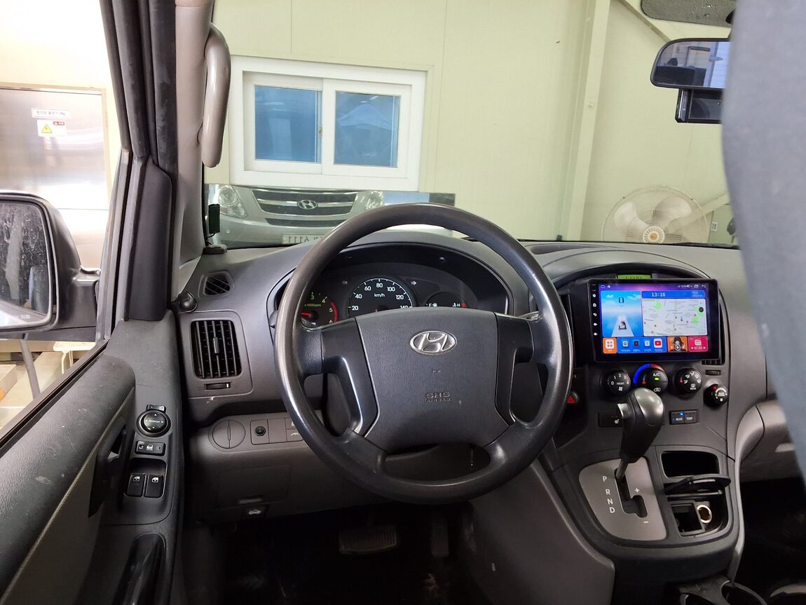 HYUNDAI GRAND STAREX 12-SEATER DIESEL CVX DELUXE 2016 - zdjęcie 12