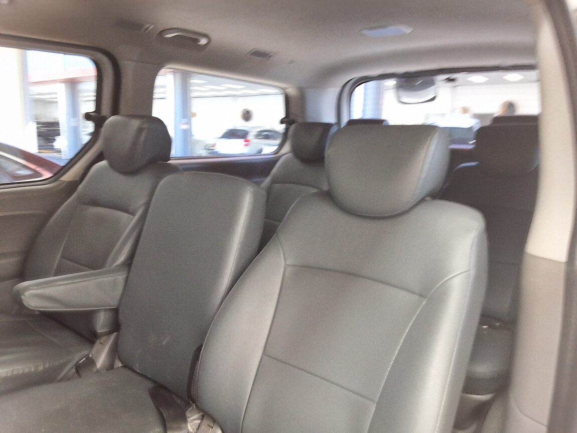 HYUNDAI GRAND STAREX 12-SEATER DIESEL CVX DELUXE 2016 - zdjęcie 13