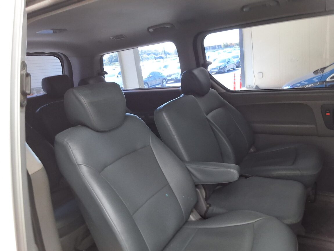 HYUNDAI GRAND STAREX 12-SEATER DIESEL CVX DELUXE 2016 - zdjęcie 14