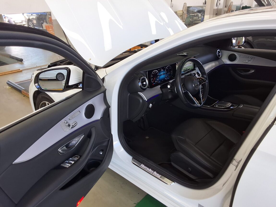 MERCEDES-BENZ E-CLASS (5TH GEN) E250 AVANTGARDE 2021 - zdjęcie 10