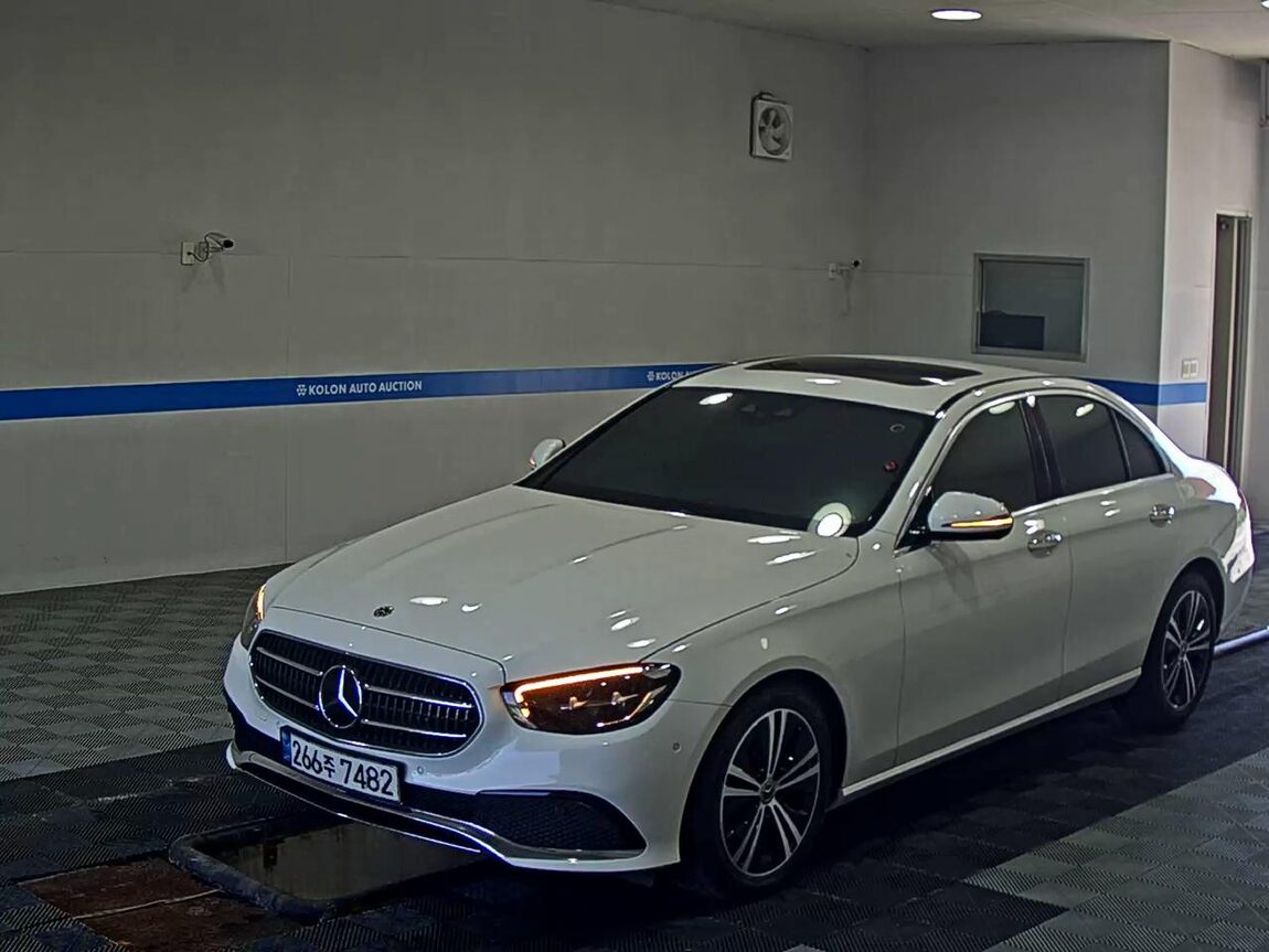 MERCEDES-BENZ E-CLASS (5TH GEN) E250 AVANTGARDE 2021 - zdjęcie 2