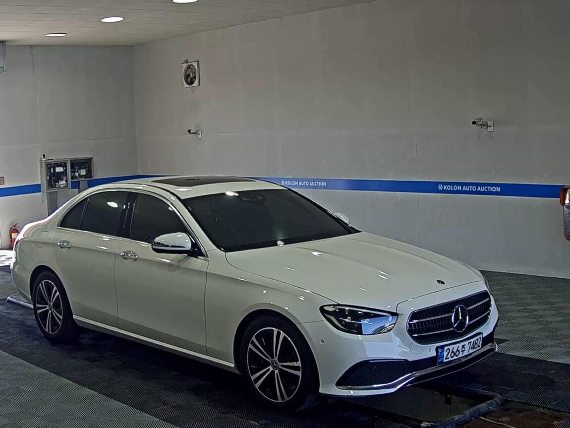 MERCEDES-BENZ E-CLASS (5TH GEN) E250 AVANTGARDE 2021 - zdjęcie 3