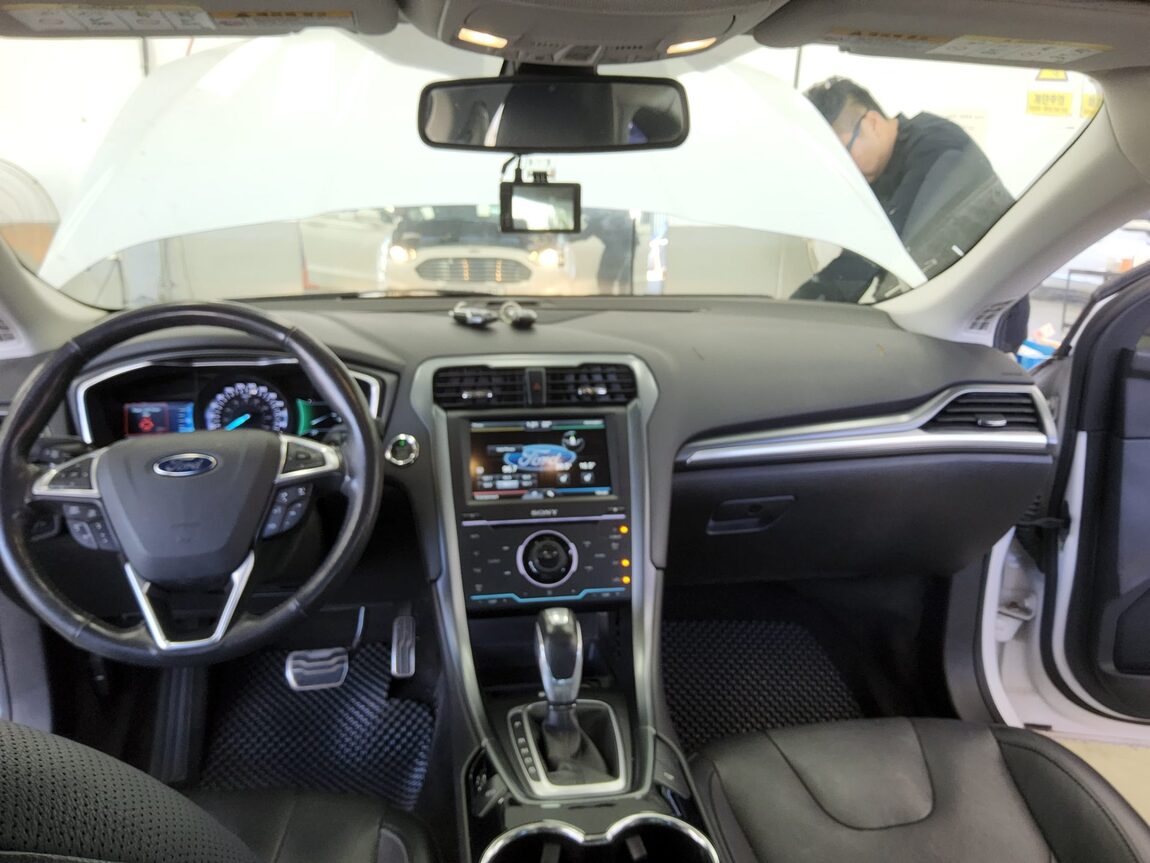 FORD FUSION (2ND GEN) 2.0 ECOBOOST TITANIUM 2015 - zdjęcie 11
