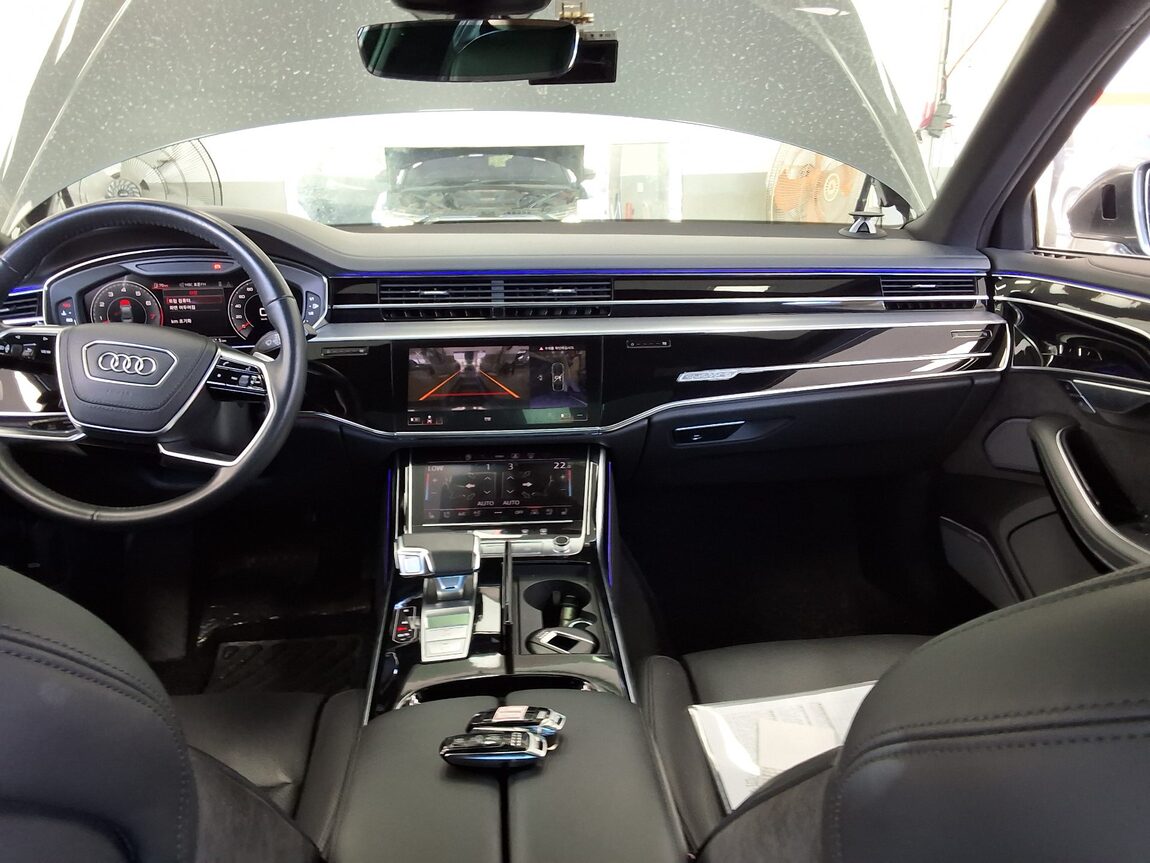 AUDI A8 (4TH GEN) L 55 TFSI QUATTRO 2021 - zdjęcie 11