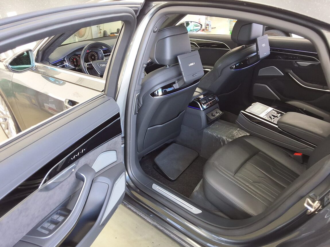 AUDI A8 (4TH GEN) L 55 TFSI QUATTRO 2021 - zdjęcie 12