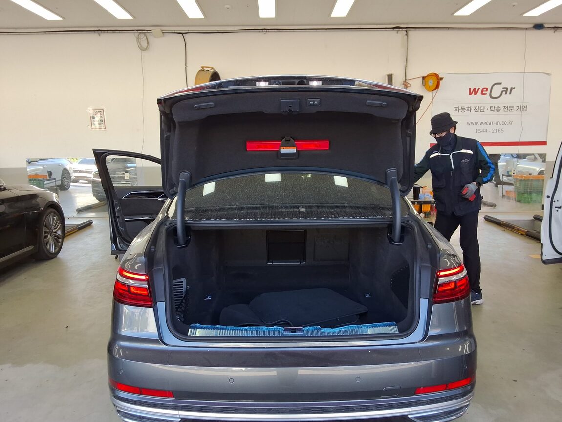 AUDI A8 (4TH GEN) L 55 TFSI QUATTRO 2021 - zdjęcie 15