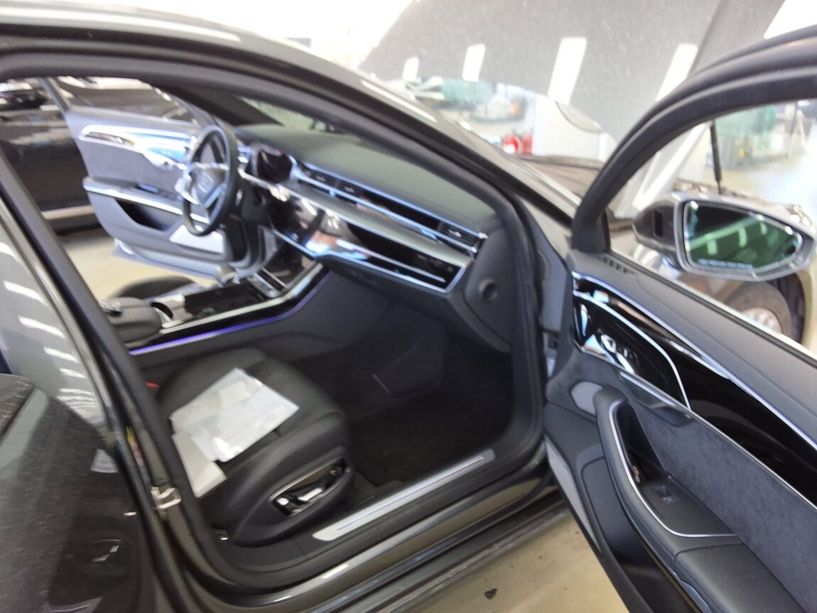AUDI A8 (4TH GEN) L 55 TFSI QUATTRO 2021 - zdjęcie 14