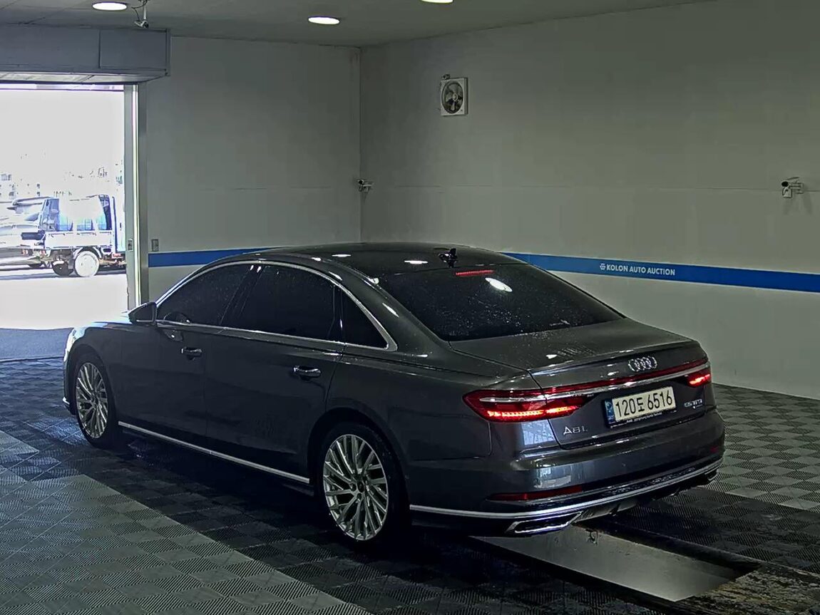 AUDI A8 (4TH GEN) L 55 TFSI QUATTRO 2021 - zdjęcie 6