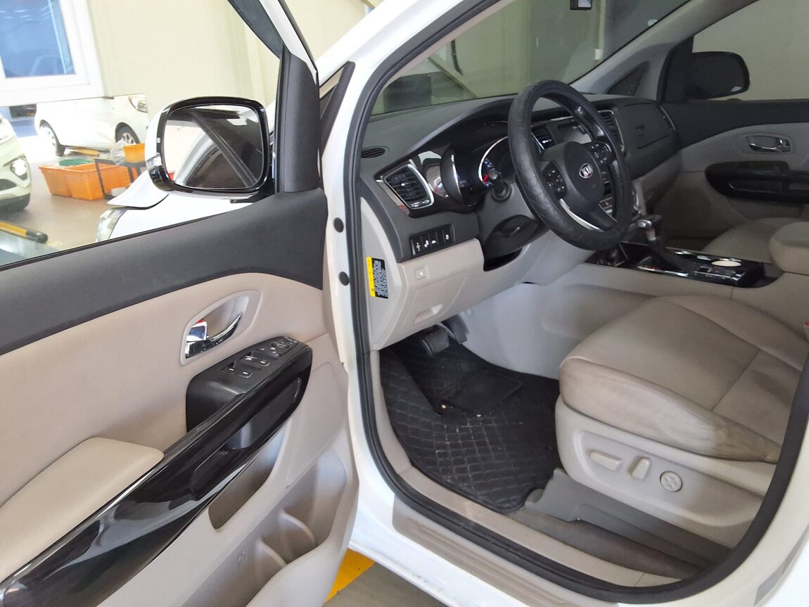 KIA THE NEW CARNIVAL 9-SEATER DIESEL PRESTIGE 2019 - zdjęcie 11