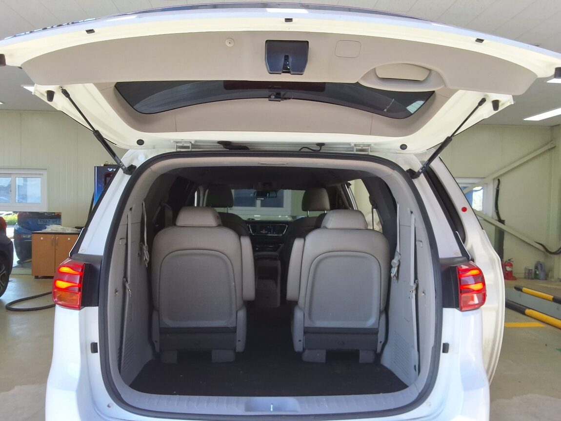 KIA THE NEW CARNIVAL 9-SEATER DIESEL PRESTIGE 2019 - zdjęcie 16