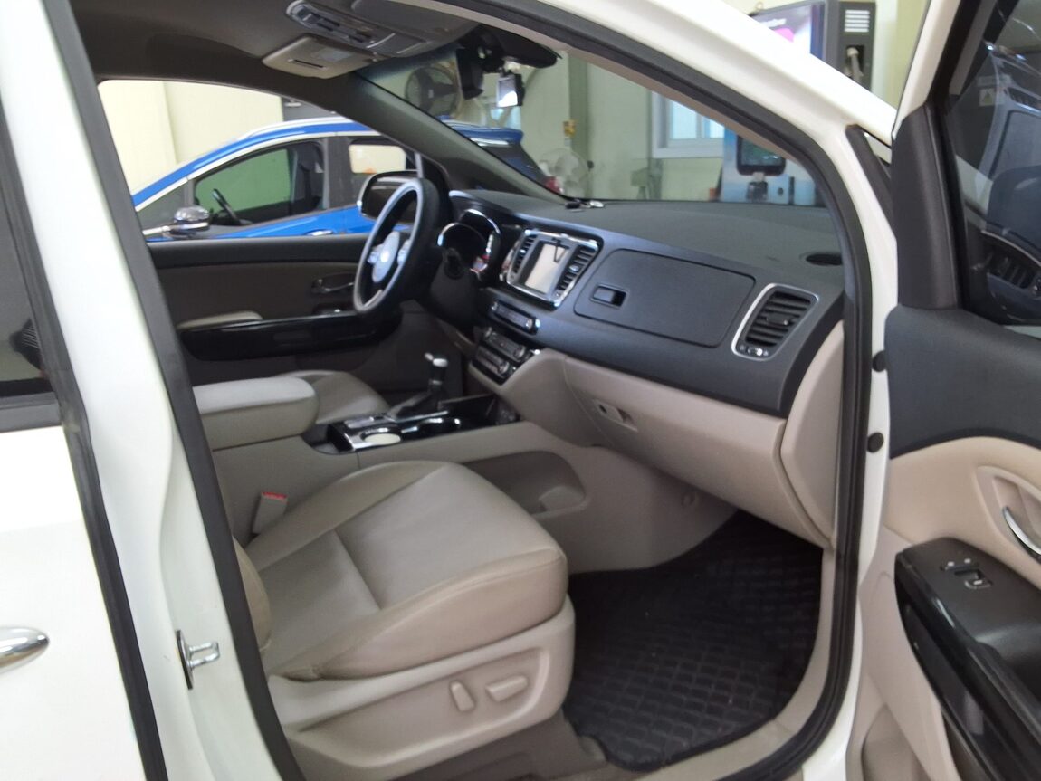 KIA THE NEW CARNIVAL 9-SEATER DIESEL PRESTIGE 2019 - zdjęcie 15