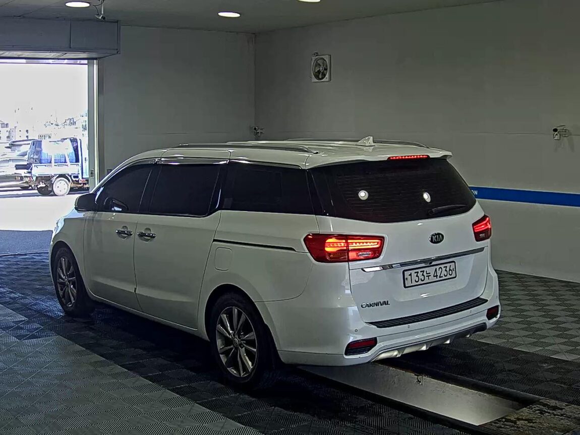 KIA THE NEW CARNIVAL 9-SEATER DIESEL PRESTIGE 2019 - zdjęcie 6