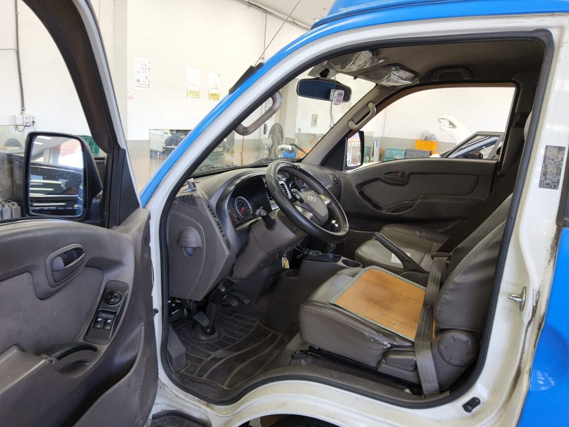 HYUNDAI PORTER II HIGH-ROOF BUILT-IN BOX TRUCK SUPER CAB 2015 - zdjęcie 10