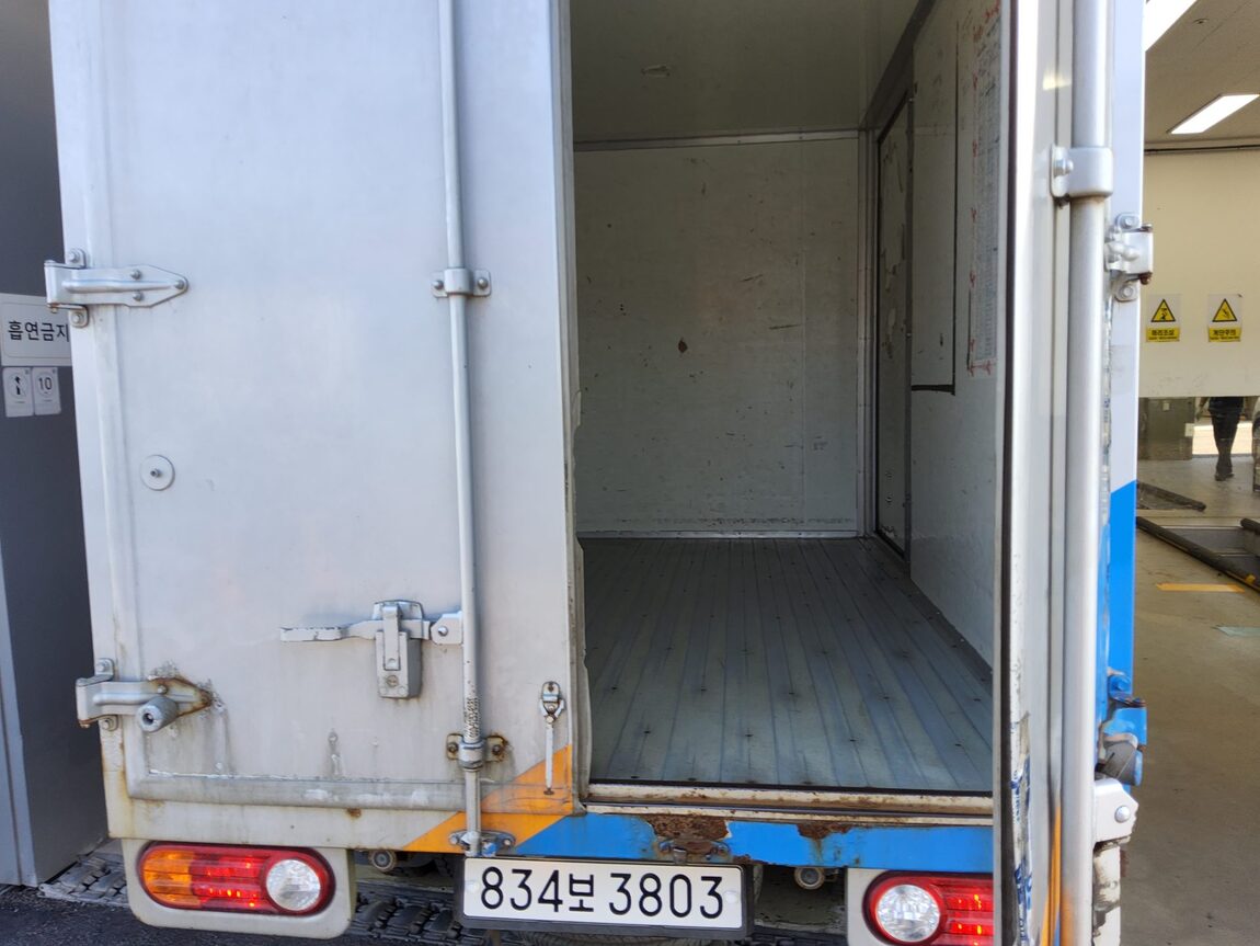 HYUNDAI PORTER II HIGH-ROOF BUILT-IN BOX TRUCK SUPER CAB 2015 - zdjęcie 13