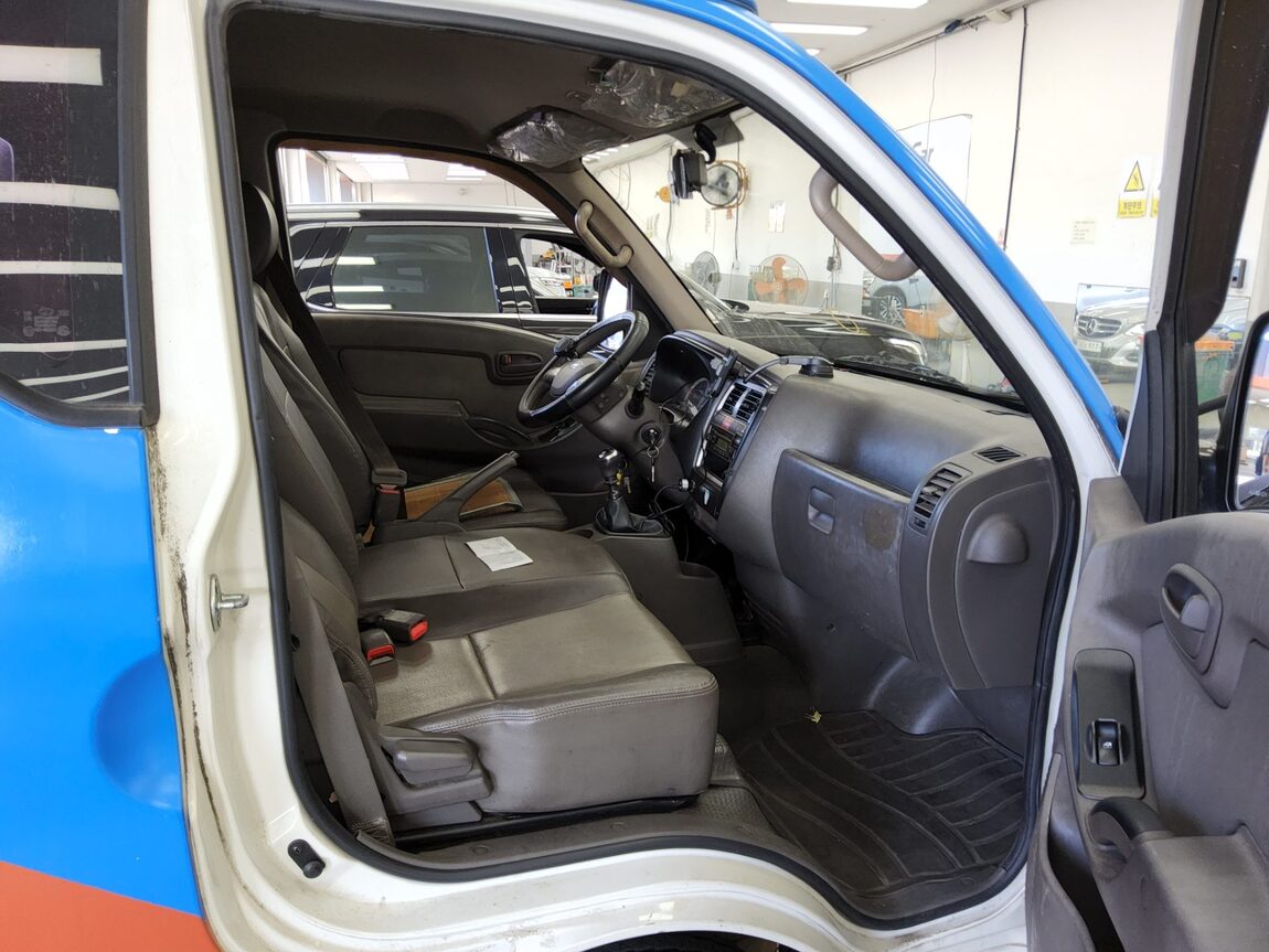 HYUNDAI PORTER II HIGH-ROOF BUILT-IN BOX TRUCK SUPER CAB 2015 - zdjęcie 12