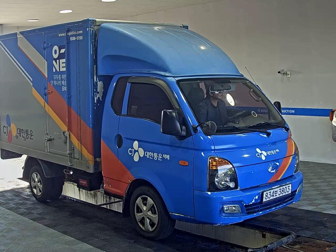 HYUNDAI PORTER II HIGH-ROOF BUILT-IN BOX TRUCK SUPER CAB 2015 - zdjęcie 3