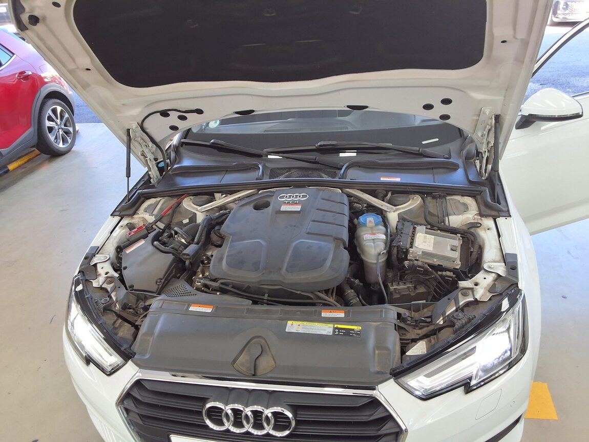 AUDI A4 (5TH GEN) 30 TDI 2018 - zdjęcie 20