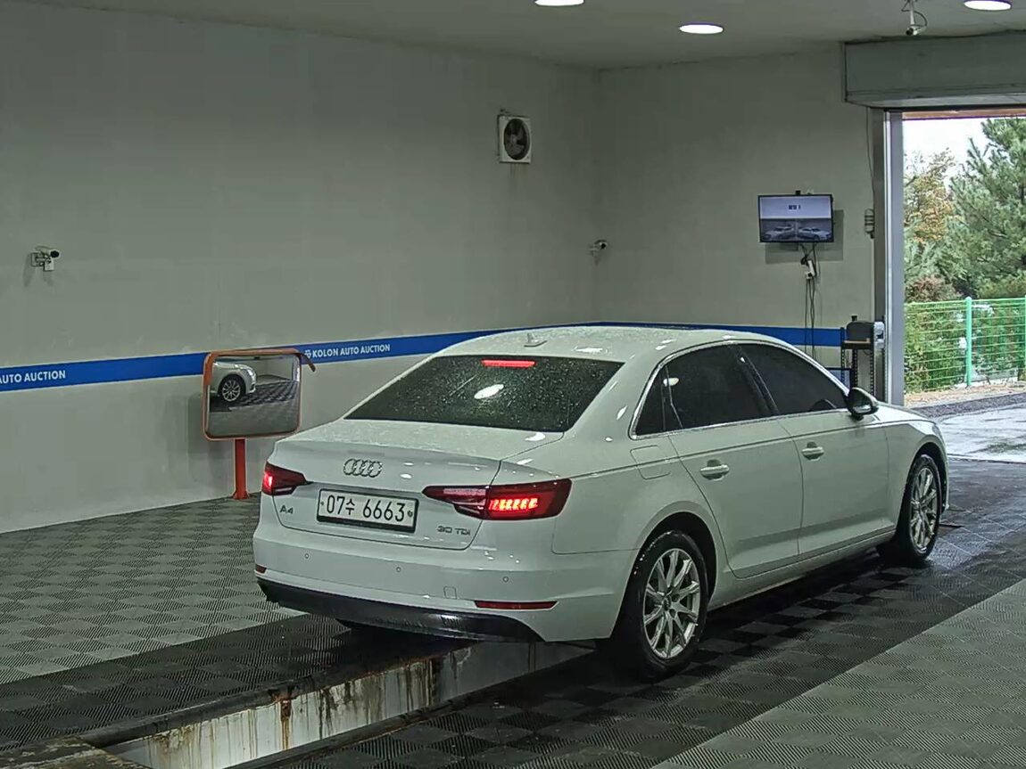 AUDI A4 (5TH GEN) 30 TDI 2018 - zdjęcie 5
