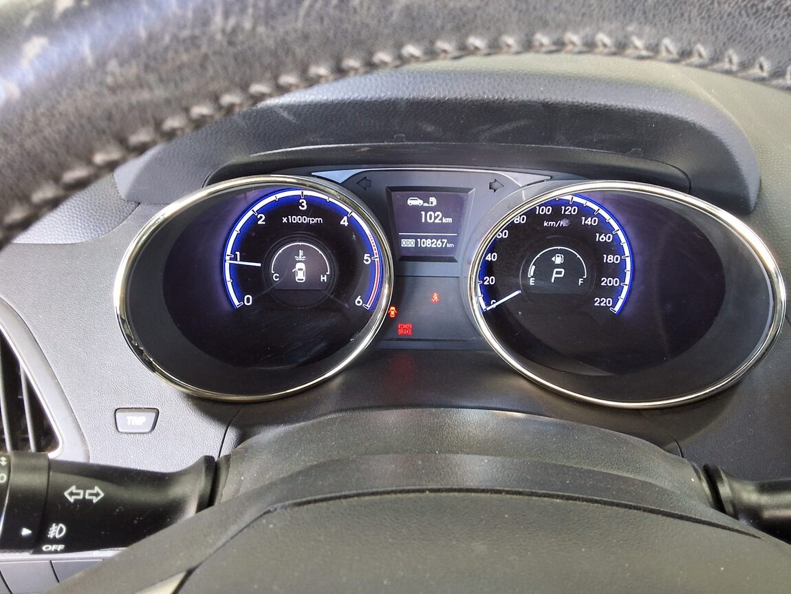 HYUNDAI TUCSON ix DIESEL R20 2WD LX20 PREMIER 2011 - zdjęcie 9