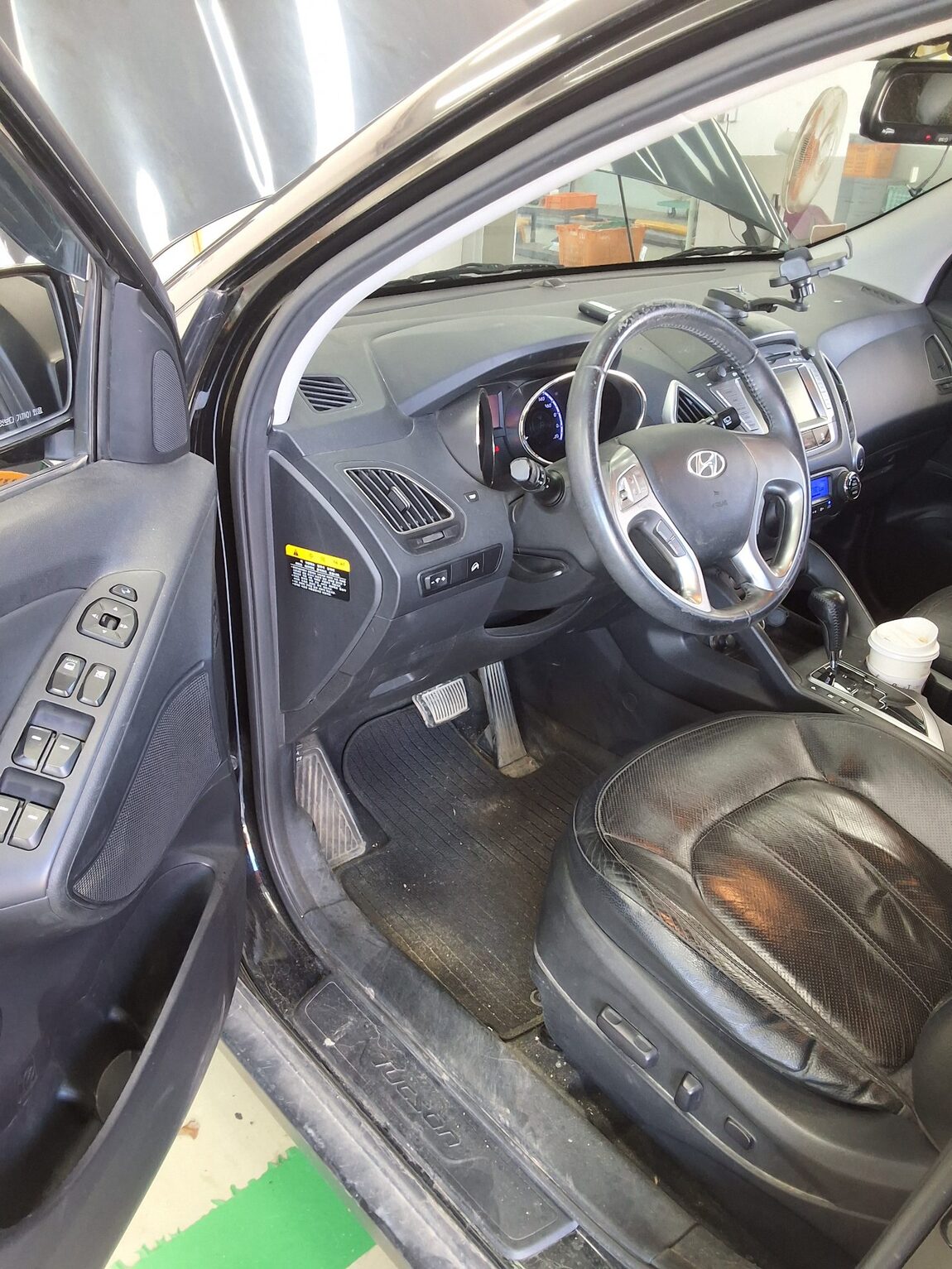 HYUNDAI TUCSON ix DIESEL R20 2WD LX20 PREMIER 2011 - zdjęcie 10