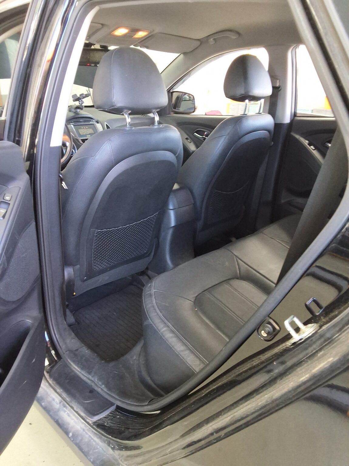 HYUNDAI TUCSON ix DIESEL R20 2WD LX20 PREMIER 2011 - zdjęcie 12