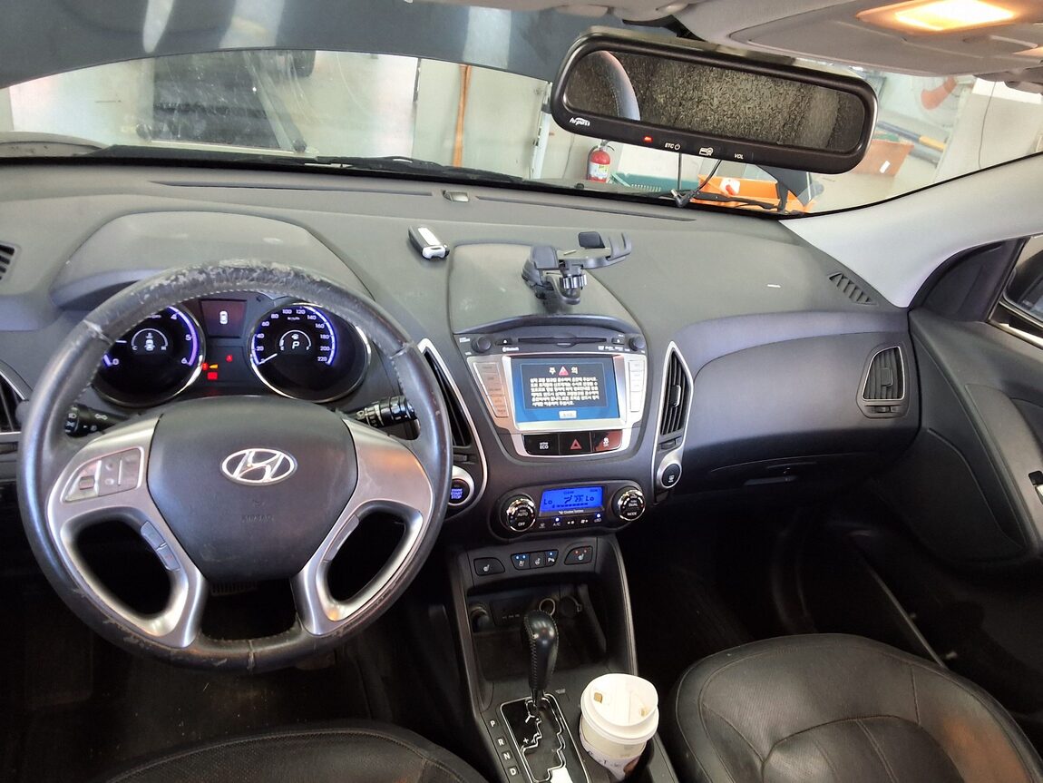 HYUNDAI TUCSON ix DIESEL R20 2WD LX20 PREMIER 2011 - zdjęcie 11