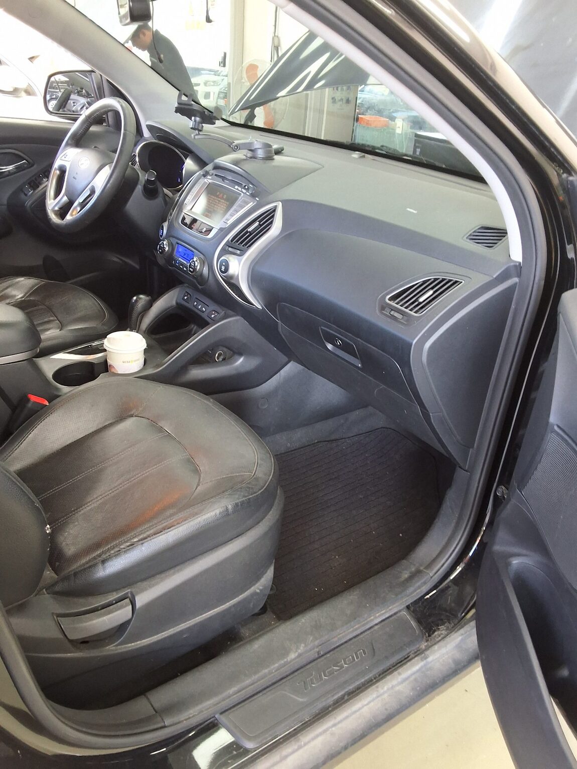 HYUNDAI TUCSON ix DIESEL R20 2WD LX20 PREMIER 2011 - zdjęcie 14