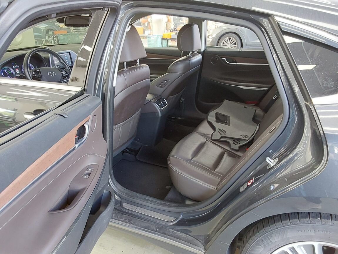 HYUNDAI GRANDEUR IG HYBRID 2.4 HEV EXCLUSIVE SPECIAL 2019 - zdjęcie 12