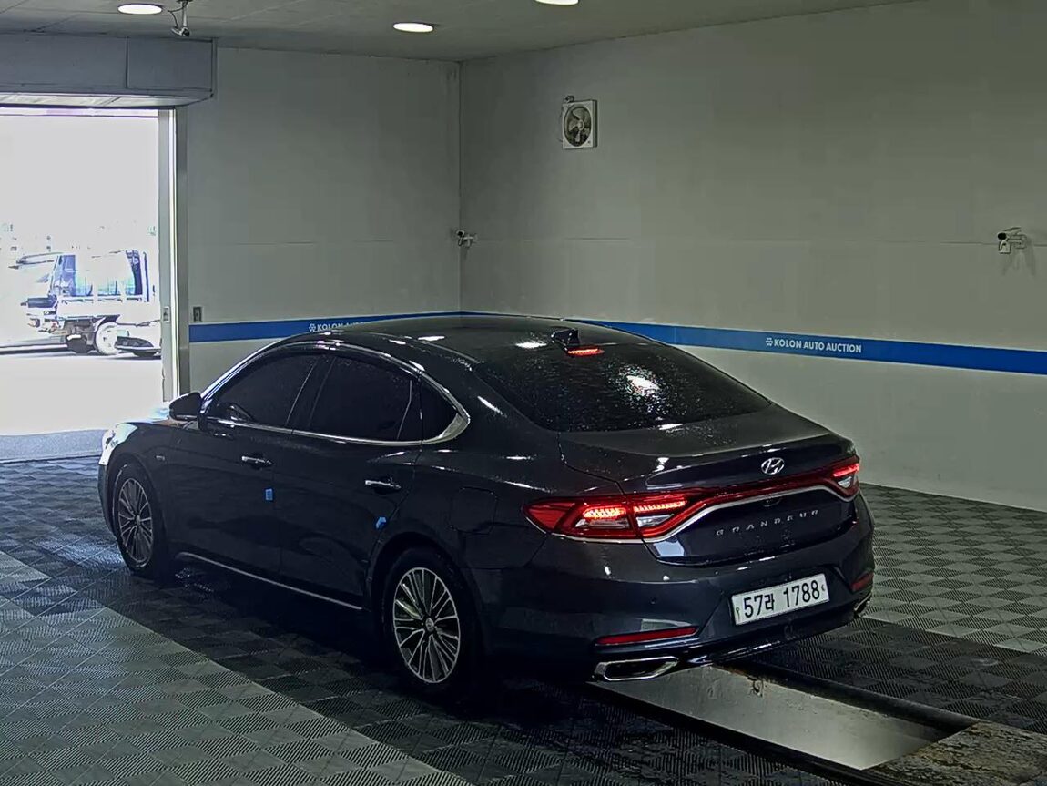 HYUNDAI GRANDEUR IG HYBRID 2.4 HEV EXCLUSIVE SPECIAL 2019 - zdjęcie 6