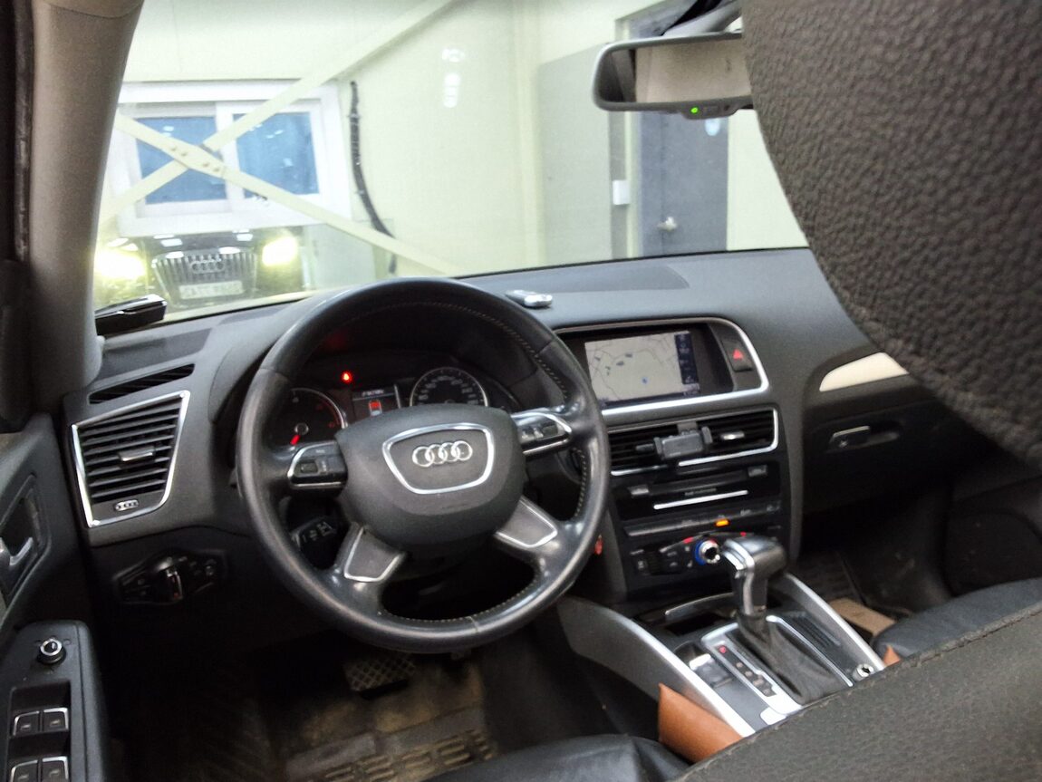 AUDI Q5 2.0 TDI QUATTRO 2013 - zdjęcie 12