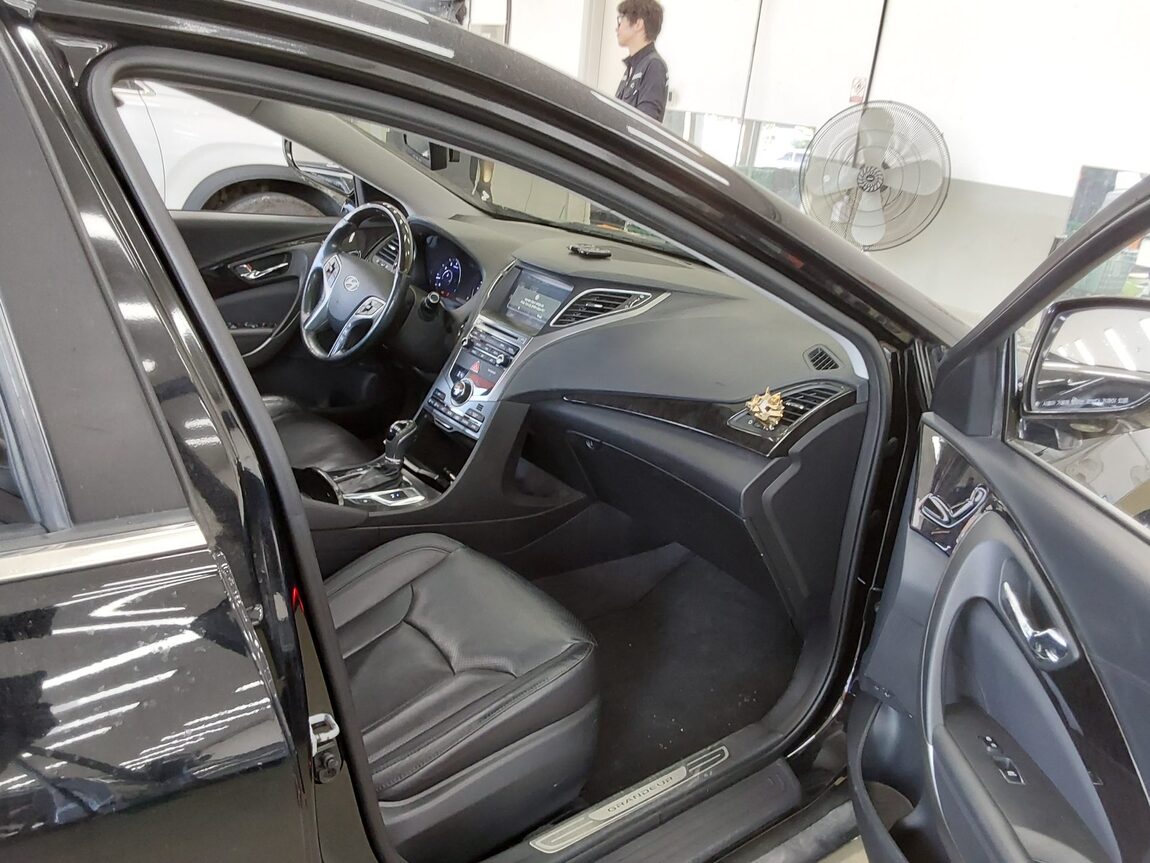 HYUNDAI GRANDEUR HG HG 300 PREMIUM 2016 - zdjęcie 14
