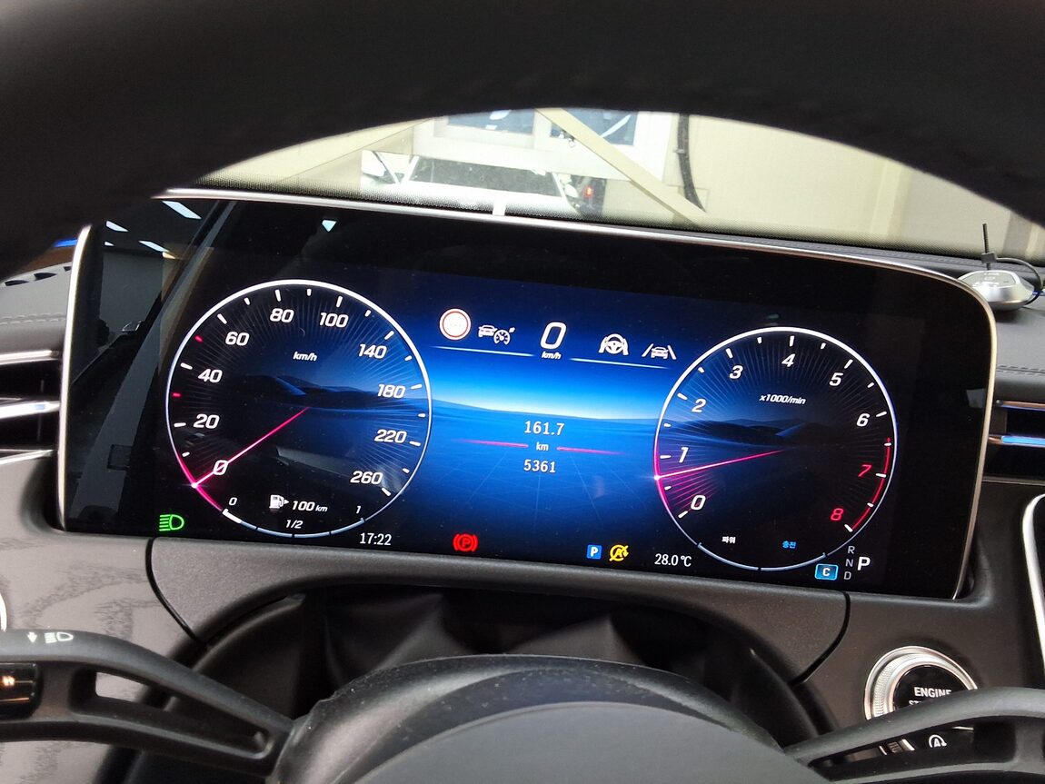 MERCEDES-BENZ E-CLASS (6TH GEN) E200 AMG LINE 2026 - zdjęcie 10