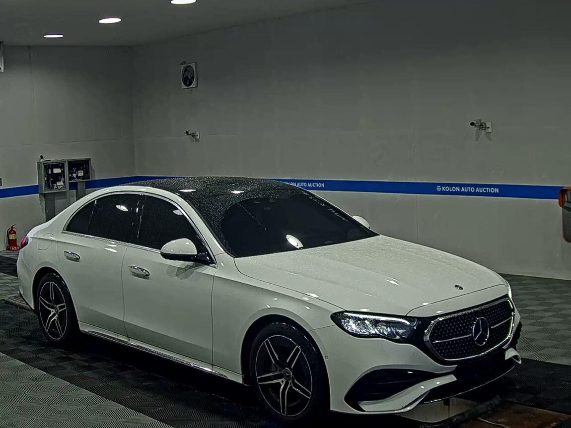 MERCEDES-BENZ E-CLASS (6TH GEN) E200 AMG LINE 2026 - zdjęcie 3