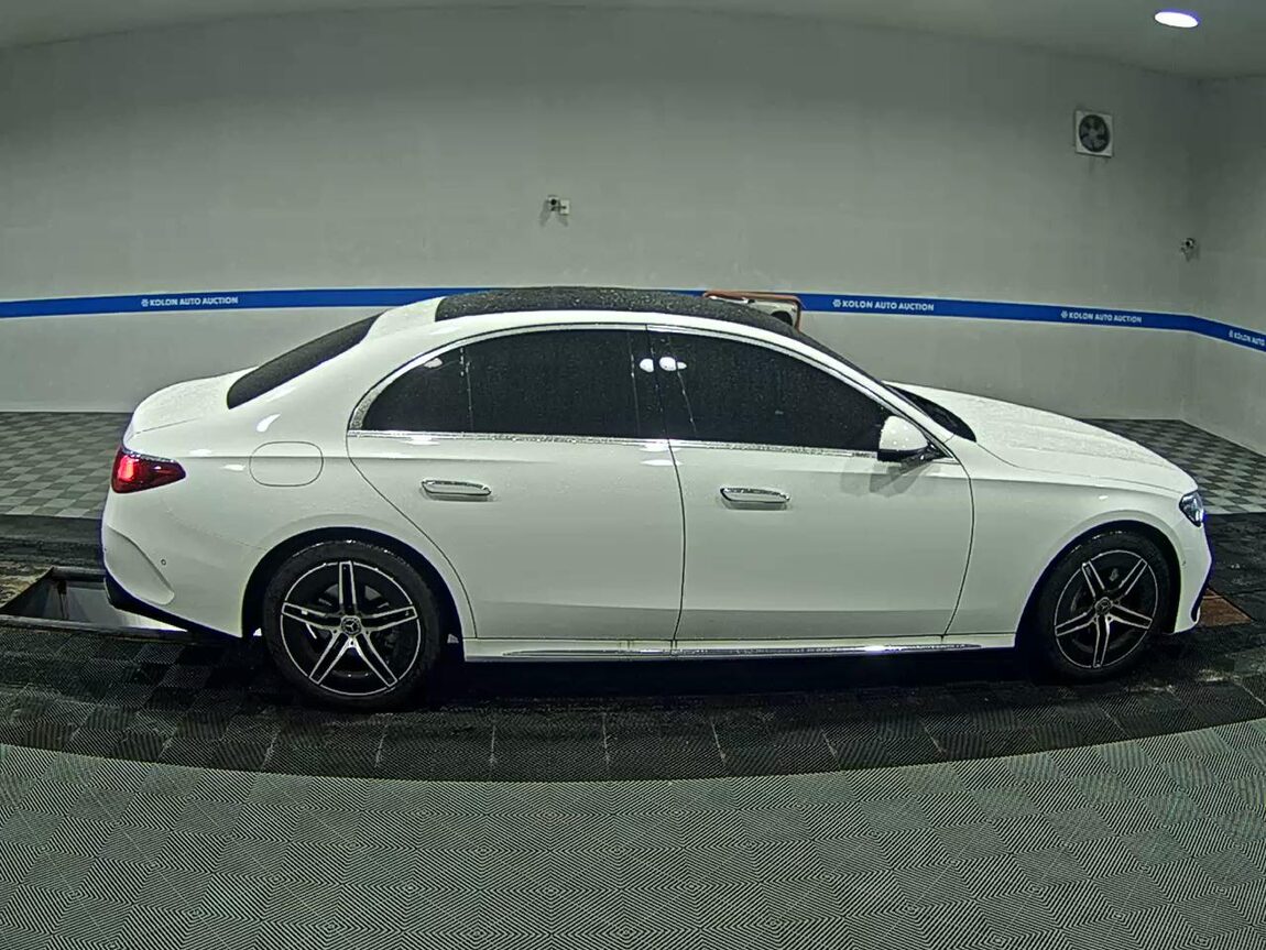 MERCEDES-BENZ E-CLASS (6TH GEN) E200 AMG LINE 2026 - zdjęcie 4