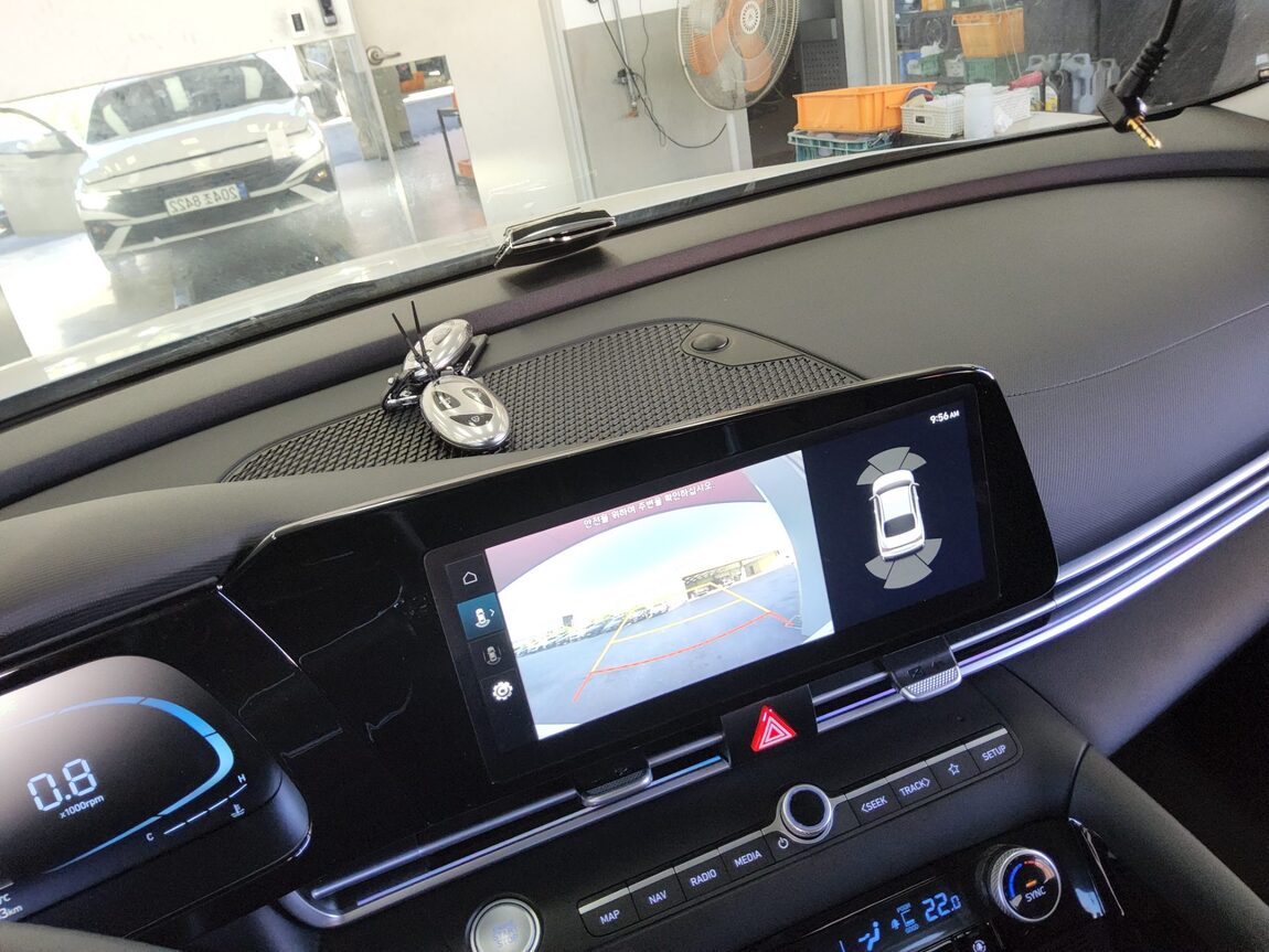 HYUNDAI THE NEW AVANTE (CN7) GASOLINE 1.6 MODERN 2024 - zdjęcie 17
