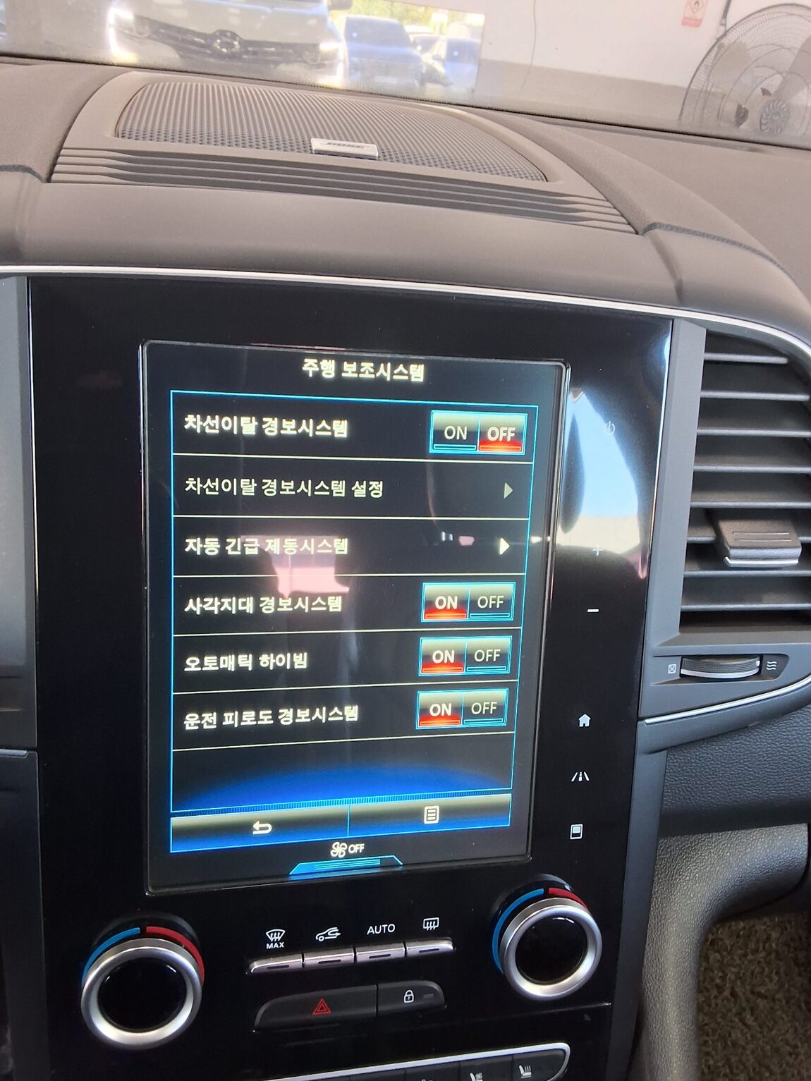 RENAULT (SAMSUNG) QM6 2.0 dCi 4WD RE SIGNATURE 2017 - zdjęcie 17
