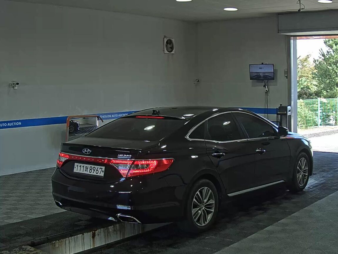 HYUNDAI GRANDEUR HG HG 240 MODERN 2016 - zdjęcie 5