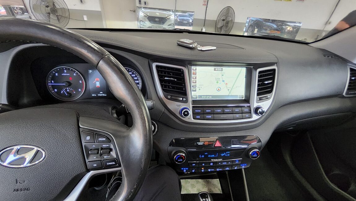 HYUNDAI ALL NEW TUCSON DIESEL 1.7 2WD PREMIUM 2017 - zdjęcie 18