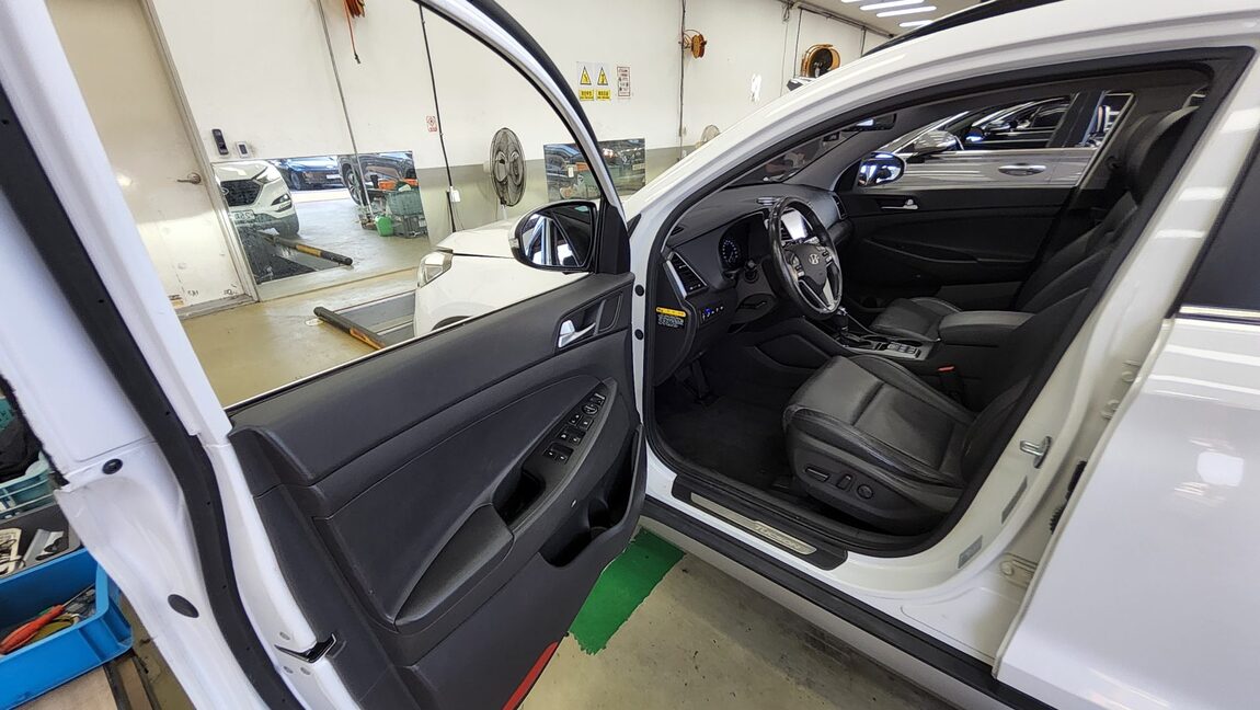 HYUNDAI ALL NEW TUCSON DIESEL 1.7 2WD PREMIUM 2017 - zdjęcie 10
