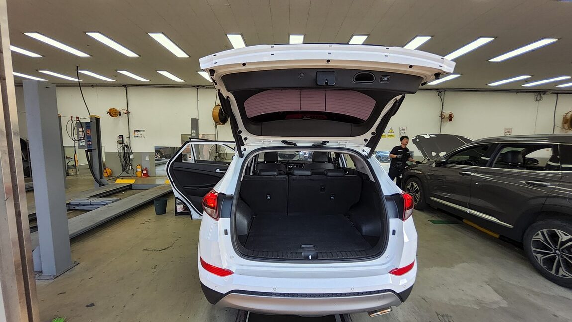 HYUNDAI ALL NEW TUCSON DIESEL 1.7 2WD PREMIUM 2017 - zdjęcie 15
