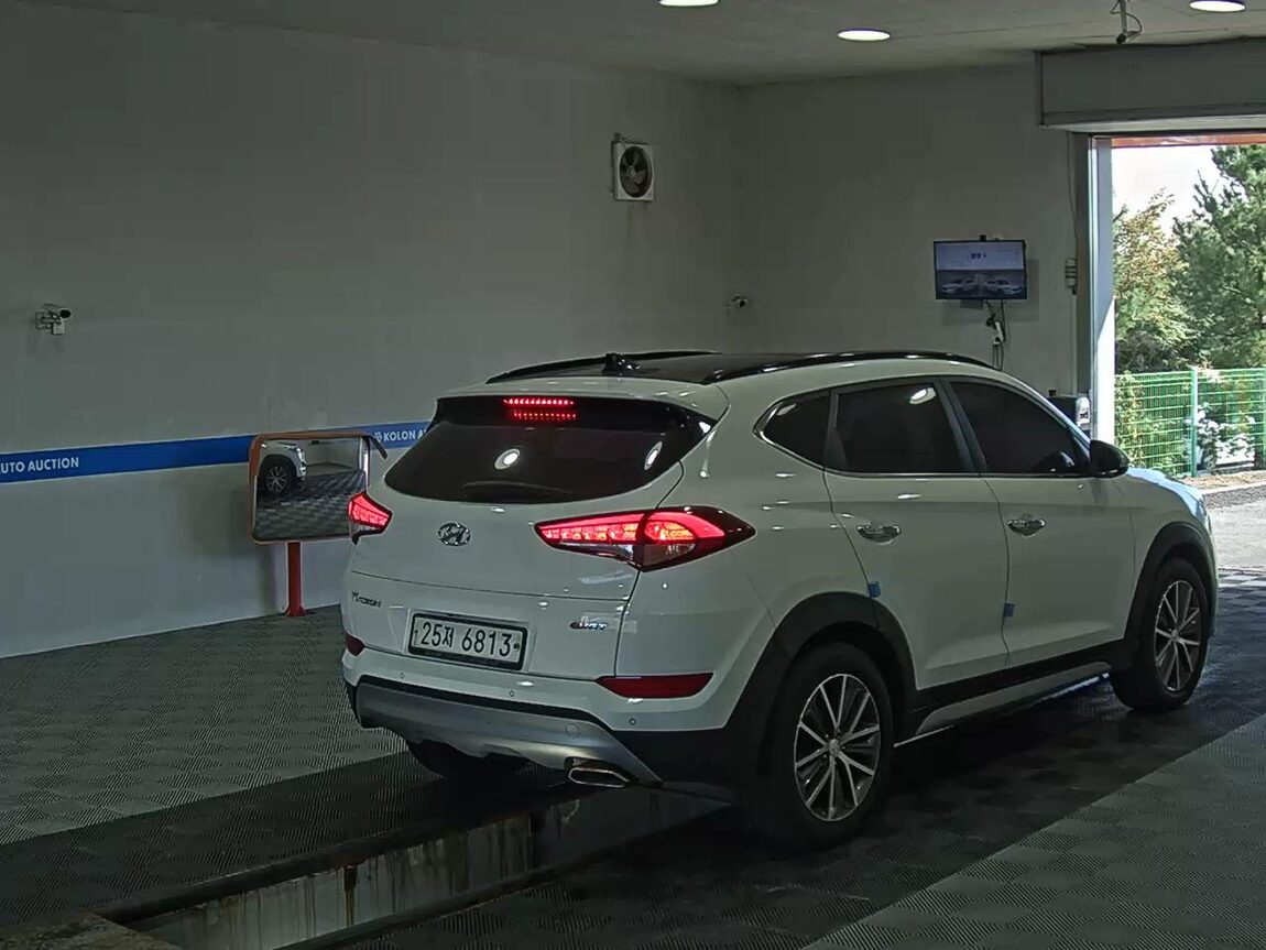 HYUNDAI ALL NEW TUCSON DIESEL 1.7 2WD PREMIUM 2017 - zdjęcie 5
