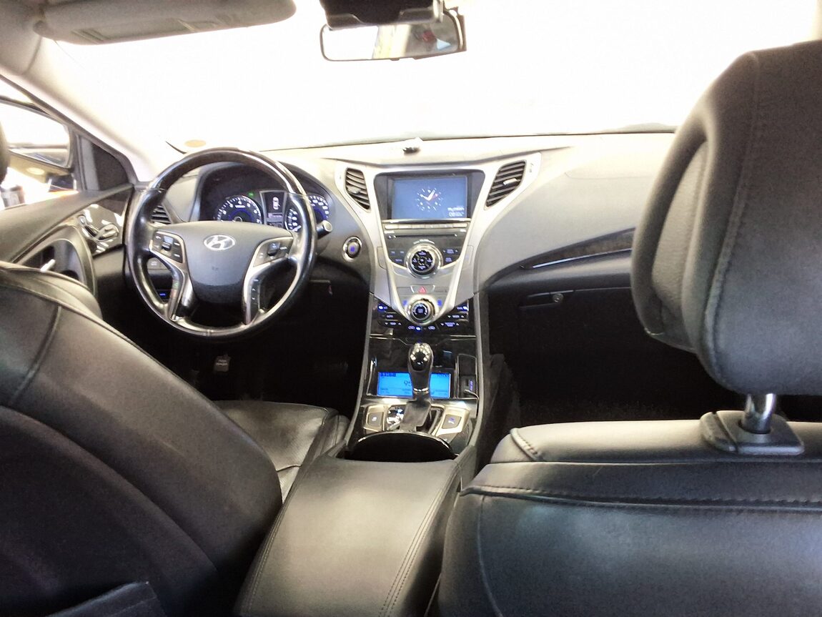 HYUNDAI GRANDEUR HG HG 240 LUXURY 2011 - zdjęcie 11