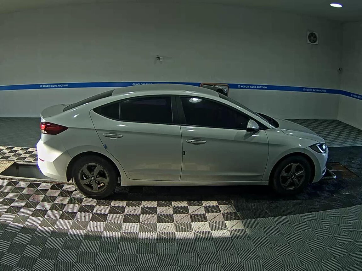 HYUNDAI AVANTE AD 1.6 DIESEL SMART 2017 - zdjęcie 4